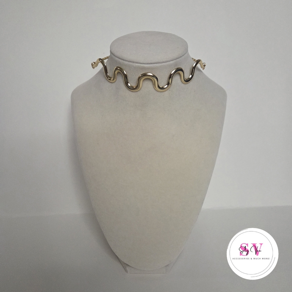 Gold Wave Choker Necklace